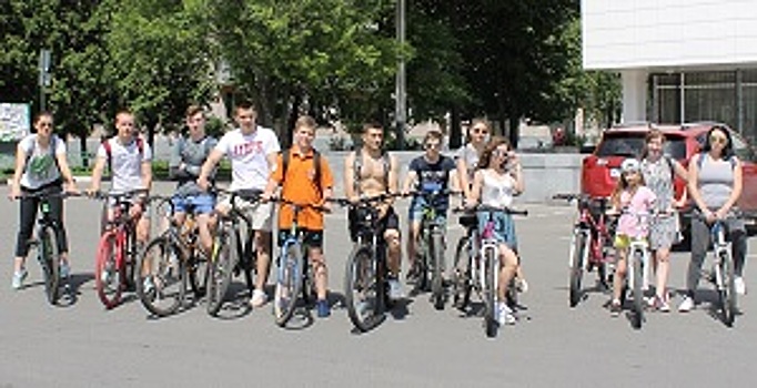 Молодые парламентарии приняли участие в велозаезде