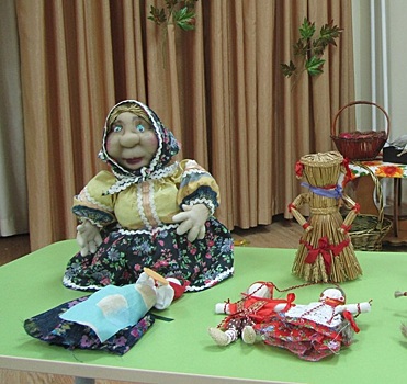 Жителей Можайского района познакомили с искусством изготовления русской народной куклы