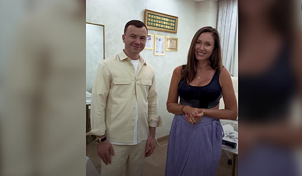 Товстик сделала пластику у врача, сделавшего дыру в щеке матери Бони