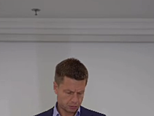 Депутат Рады Гончаренко показал содержимое рюкзака, выдаваемого мобилизованным