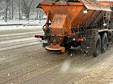 Дорожная техника борется с последствиями снегопада в Нижнем Новгороде