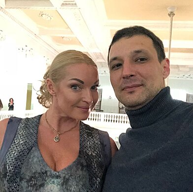 Анастасия Волочкова с Михаилом Логиновым