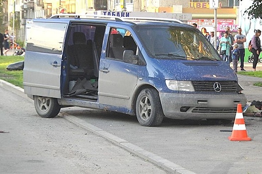 Екатеринбуржец погиб под колесами своего Mercedes