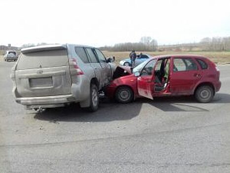 В ДТП в Башкирии с внедорожником пострадали 2 детей, один погиб