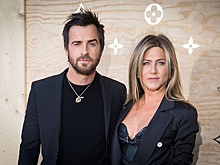 Дженнифер Энистон и Джастин Теру, Наталья Водянова, Кейт Бланшетт, Катрин Денёв и Миранда Керр на ужине Louis Vuitton в Лувре