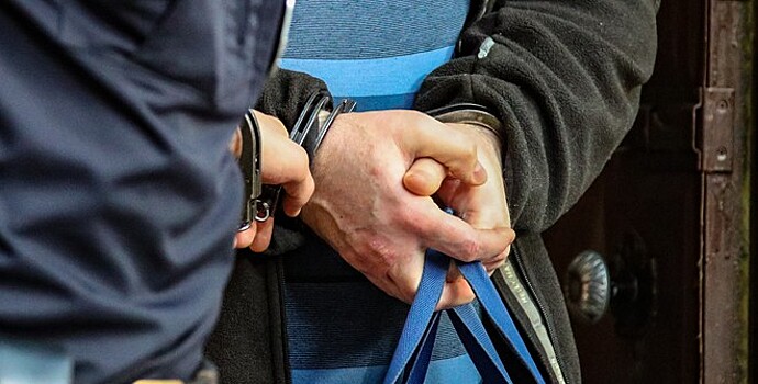 Бывший борец с коррупцией получил крупный тюремный срок за взятку