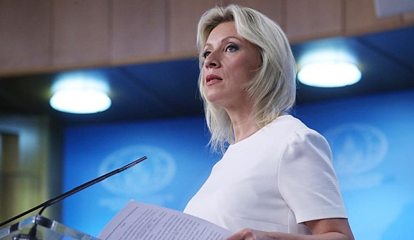 Захарова заявила, что Макрон преследует Дурова