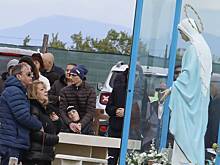 Кровавые слезы знаменитой статуи Девы Марии признали фальшивкой. Как Ватикан разоблачил разбогатевшую на них аферистку?