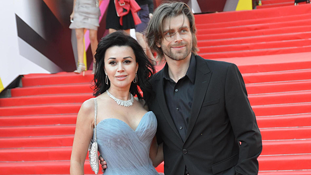 В Сети обсуждают трогательные кадры Петра Чернышёва с дочерью от Анастасии Заворотнюк