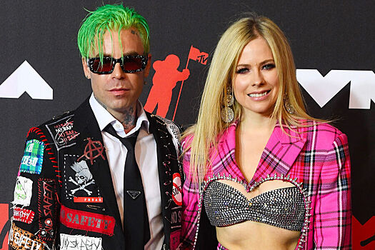 Экс-жених Аврил Лавин впервые прокомментировал разрыв помолвки