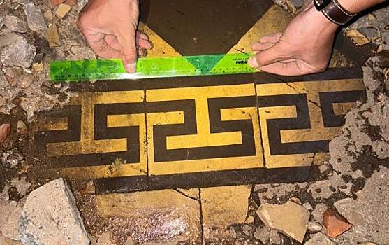 В Курске на территории крепости нашли плитку XIX века Харьковского производства