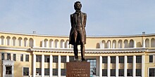 Цветы к памятнику Пушкина возложили в Ташкенте