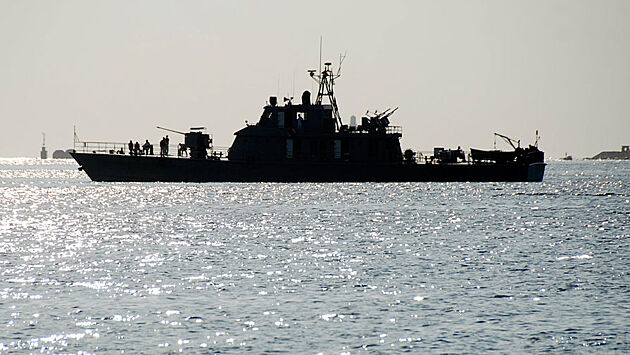 Иранской флотилии приказали войти в Панамский канал