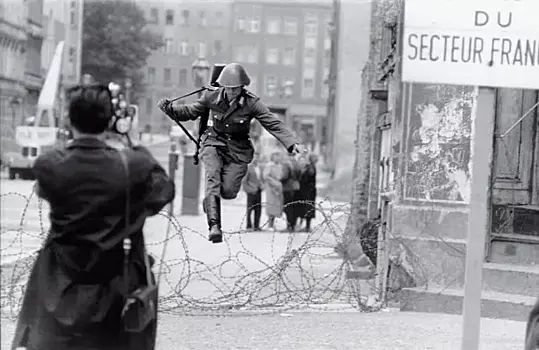 Сколько советских солдат сбежало на Запад через Берлинскую стену