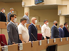 Саратовские депутаты стоя почтили память Олега Грищенко