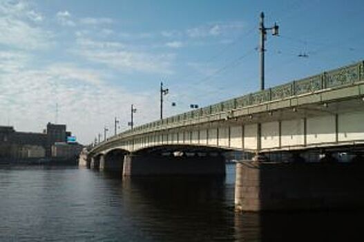 В ночь на четверг в Петербурге разведут Благовещенский и Литейный мосты