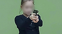 В школе Великого Новгорода школьников учат обращению с пистолетом