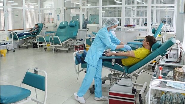 В Кировской области продолжается лечение коронавирусной инфекции плазмой крови переболевших пациентов
