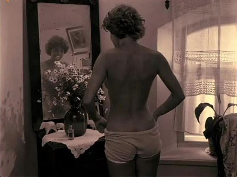 Драма режиссера Василия Пичула «Маленькая Вера» в которой советский зритель впервые мог увидеть натуралистические сцены, стала сенсацией как в нашей стране, так и за рубежом.