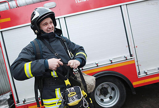 Пожарные потушили загоревшийся в центре Москвы трактор