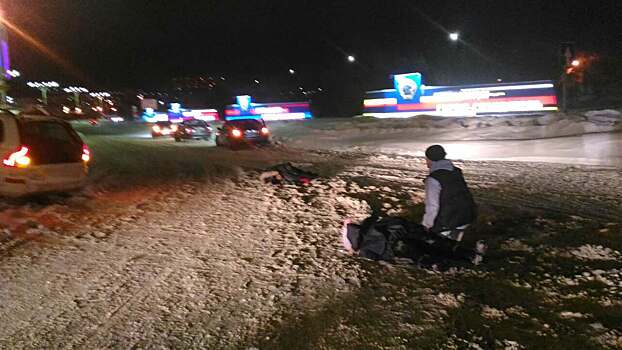 В Мурманске двое китайских туристов попали под машину, делая селфи
