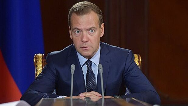 Медведев назвал задачи "Единой России"