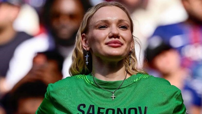 Депутат Милонов: «Поступок жены Сафонова, сделавшей флаг России на трибуне, демонстрирует патриотизм и внутренние ценности человека»