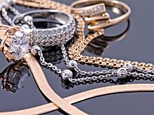 Стилист Шеди назвала главные правила сочетания золота и серебра в одном образе