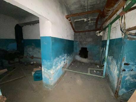 Сообразили на троих: калининградцы похитили из подвала майнинговую ферму, проломив дыру в стене