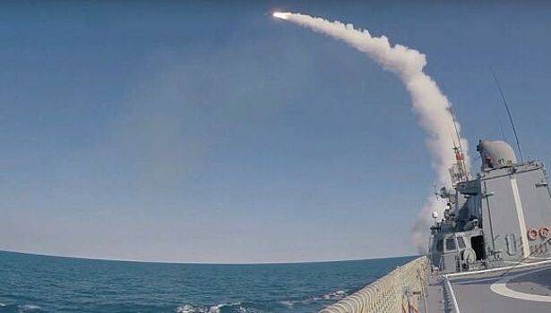 РВ: Новые крылатые ракеты ВМФ России летят к заданным целям в небе над Украиной