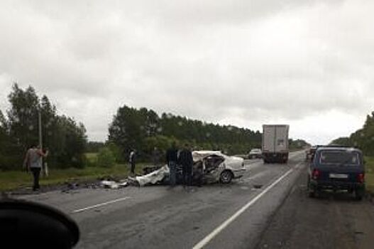 В Сурском районе иномарка влетела в большегруз, без жертв не обошлось