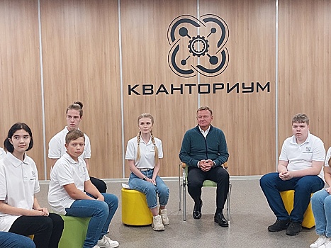 Курские школьники рассказали губернатору о разработках в IT-сфере
