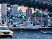 Автоэксперт назвал возможную причину ДТП в Москве, где сгорел Mercedes