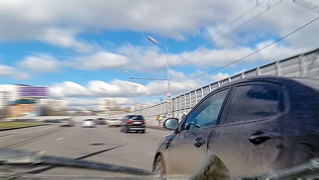 Дорожный мститель таранит машины нарушителей и выкладывает видео