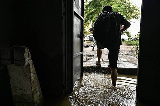 Дом в российском городе затопило после ливня и капремонта