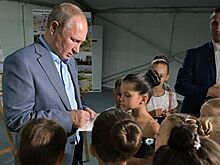 Девочка рассказала об удивившем ее жесте Путина