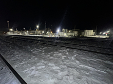 В Бузулуке женщина получила травму, пытаясь перейти пути под грузовым поездом