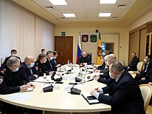 Мельниченко поручил тщательно проработать вопросы приема беженцев из Донбасса