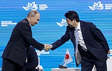 Путин пригласил Абэ на Петербургский экономический форум