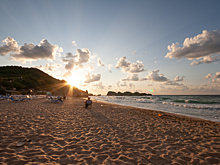 Названы самые дешевые страны для отдыха у моря осенью