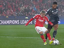 Пенальти в ворота «Реала» отменен после повтора. Форвард «Бенфики» Престианни упал в штрафной после контакта с Беллингемом, но Джуд первым коснулся мяча