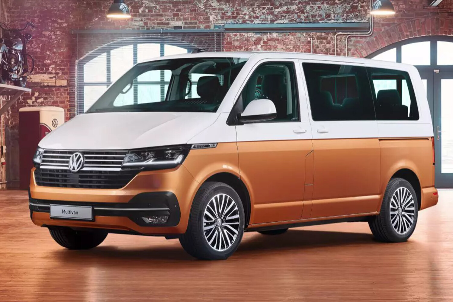 В России появились новые микроавтобусы Volkswagen Multivan от 9 млн рублей