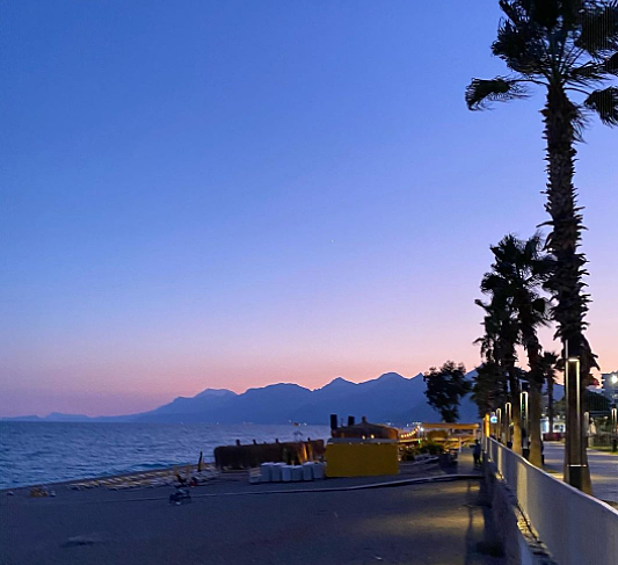 Провести вечер на пляже, хоть и зимнем, — бесценно.