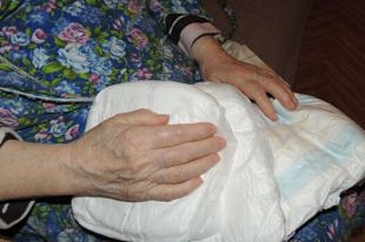 В Шушарах местные жители отомстили водителю Mercedes грязным подгузником