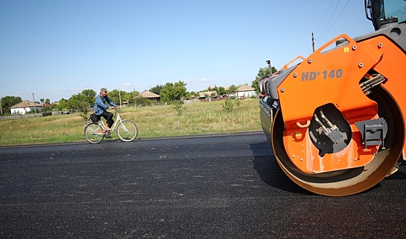 В поселках под Волгоградом продолжается ремонт дорог