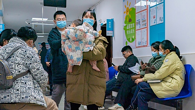 Вирусолог рассказал, придет ли загадочная болезнь из Китая в Россию