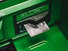 В Волгограде задержали 18-летнюю девушку, продававшую банковские карты