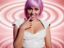 Netflix выпустил клип вымышленной певицы из «Чёрного зеркала»