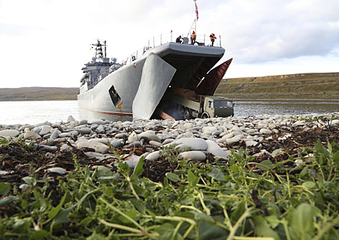 Экологический взвод Северного флота вывез металлолом с острова Кильдин в Баренцевом море
