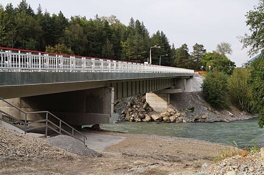Мост на трассе к курорту "Домбай" в КЧР досрочно открыли после ремонта